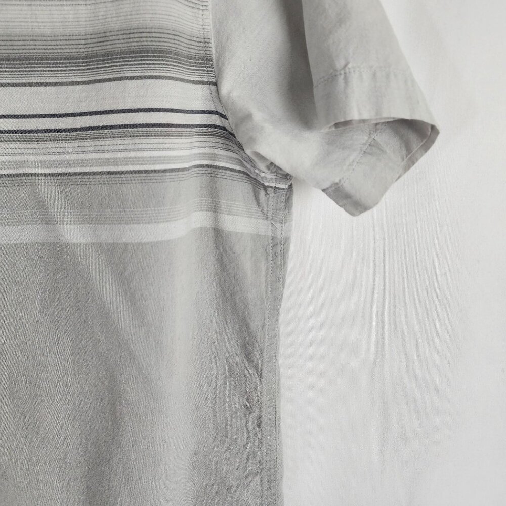 ONeill Mens XL Standard Fit Light Grey Striped Short Sleeve Button-Up Shirt - Picture 13 of 13